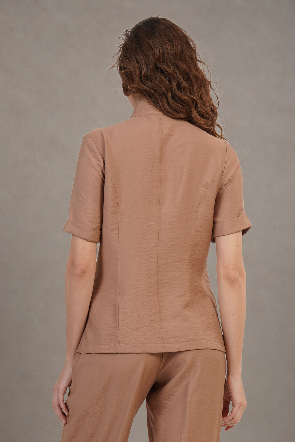 Blusa Camel Con Cierres   Tipo Chino