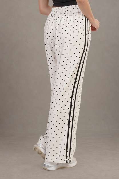 Pantalón Blanco Con Bolitas Negras