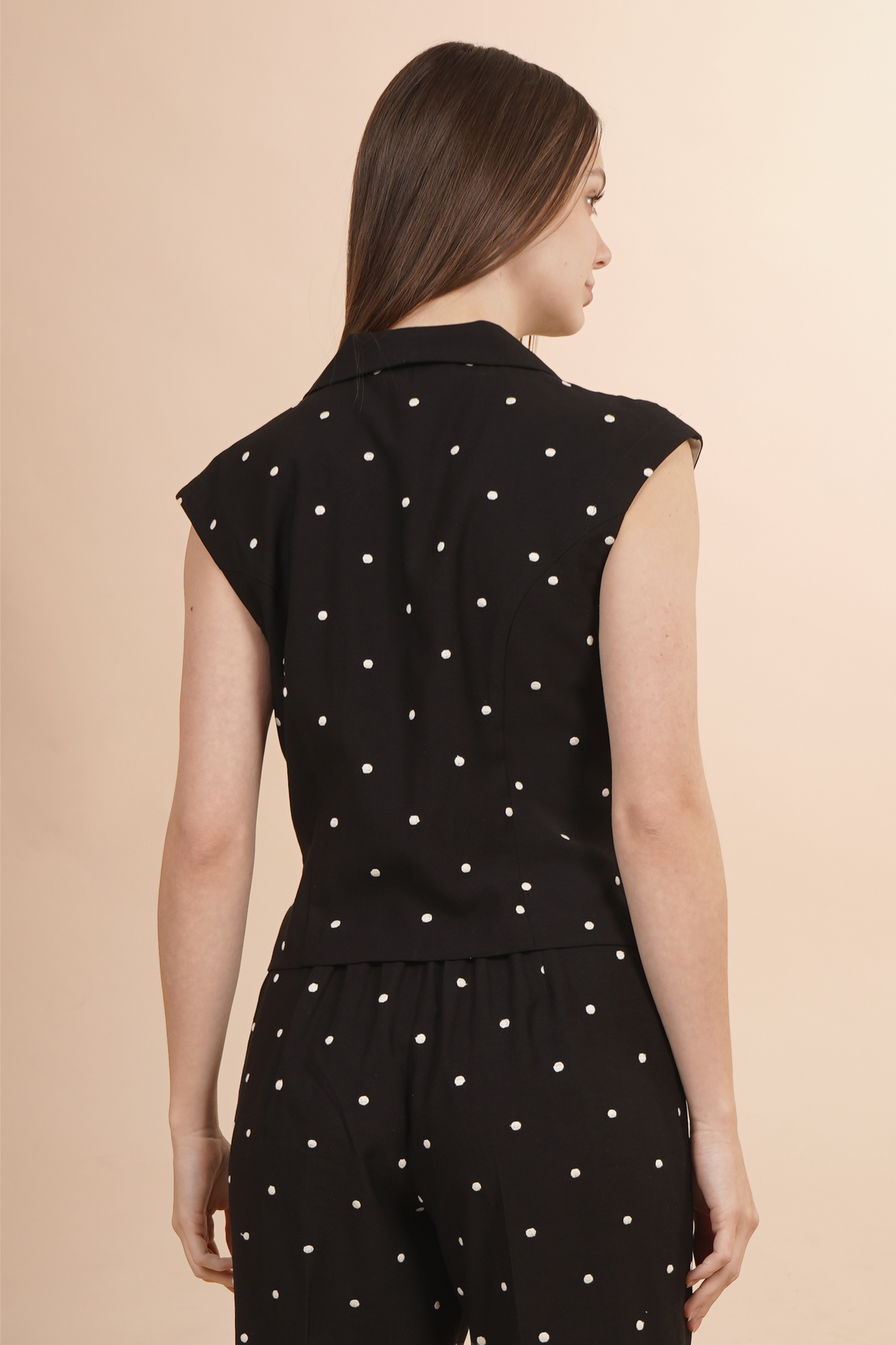 Chaleco Negro Con Boloitas Bordas
