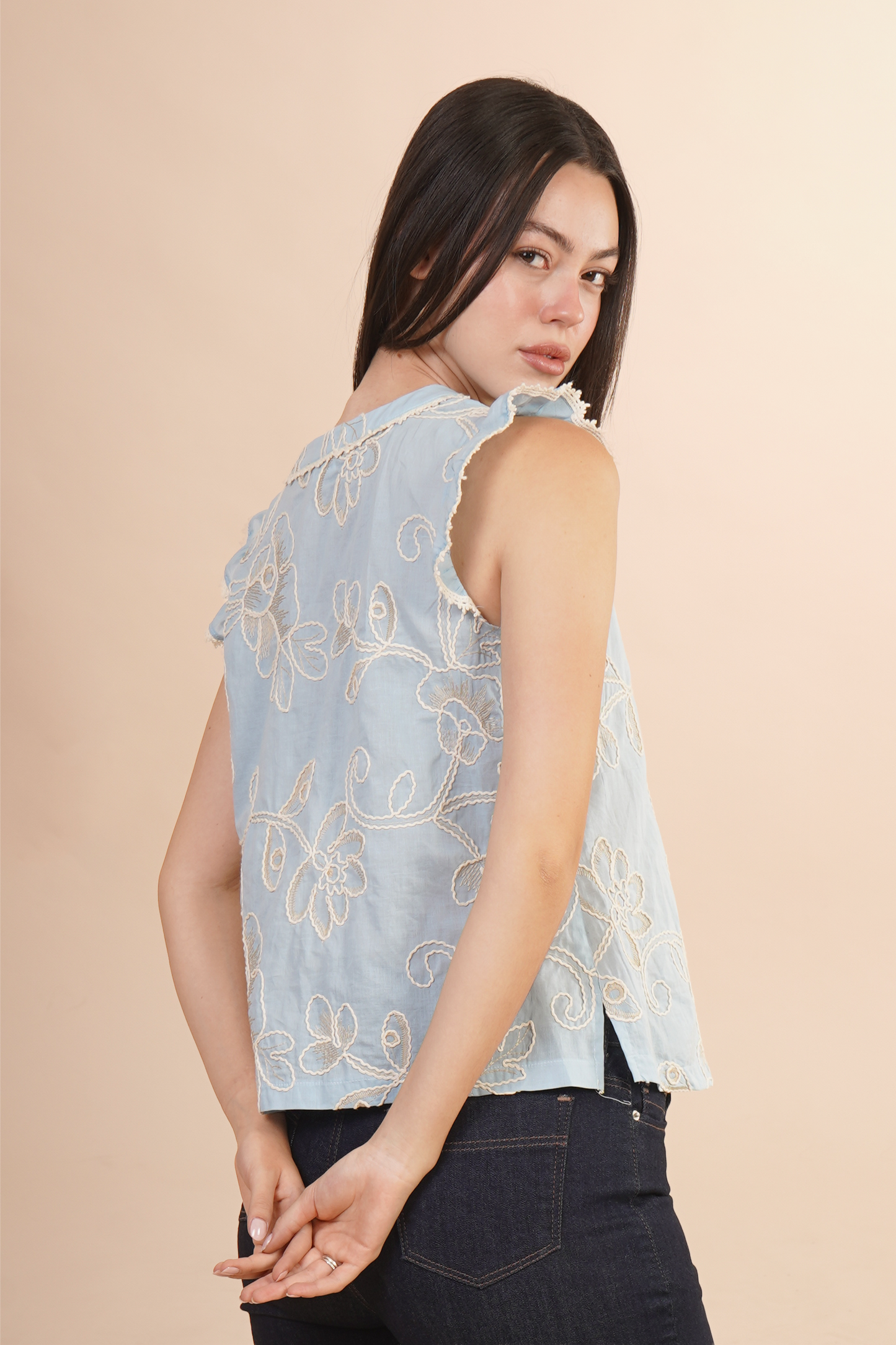 Blusa Bordada Con Holán En La Manga 262043