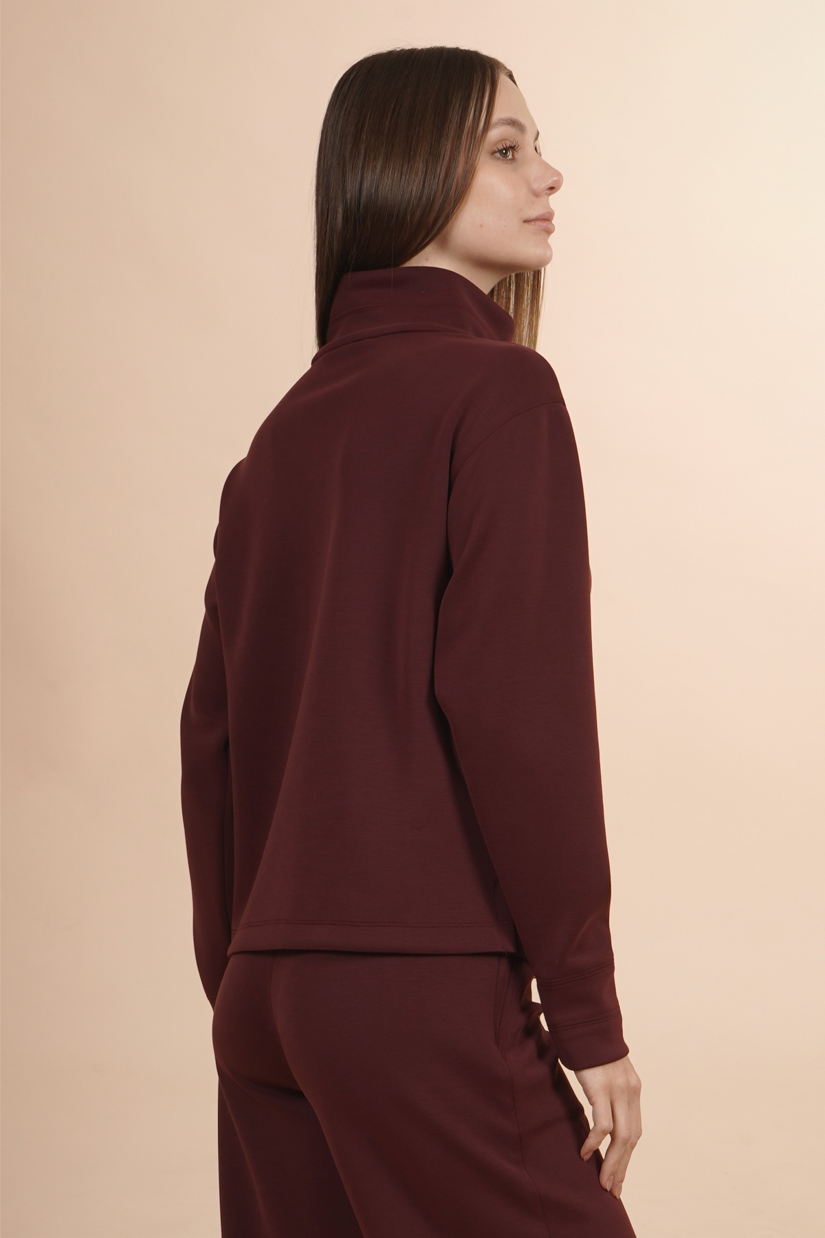 Sudadera Color Vino Con Cierre Corto