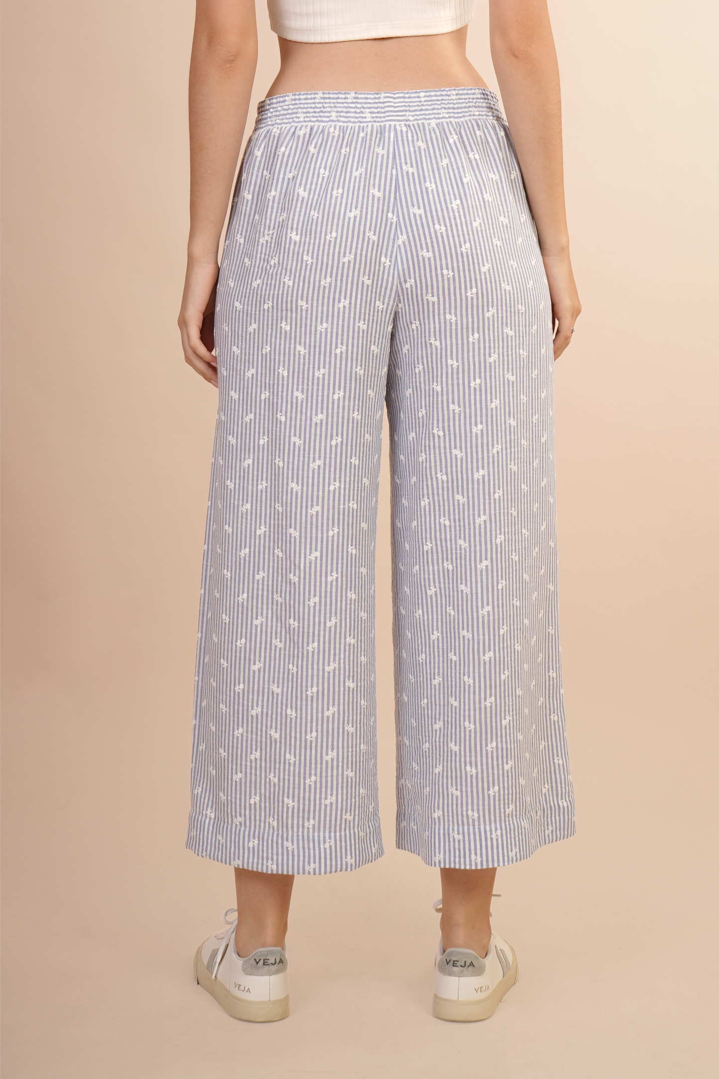 Pantalon A Rayas Bordada De Flores Blancas 261037
