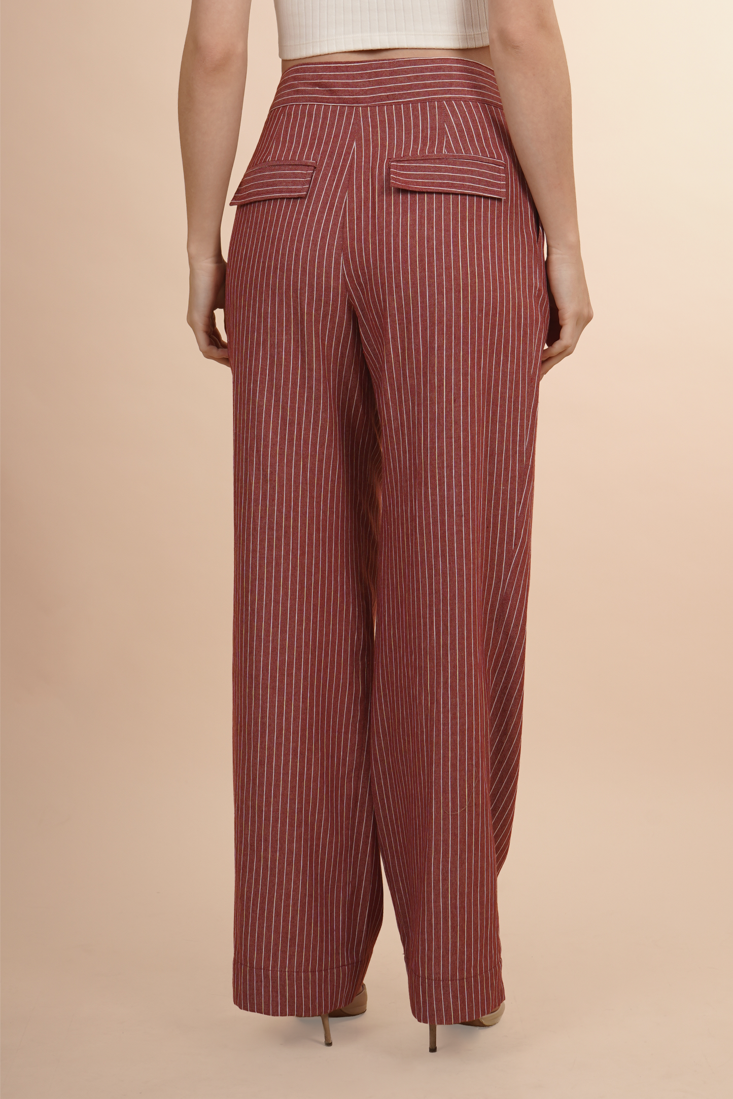 Pantalón de pierna ancha color vino