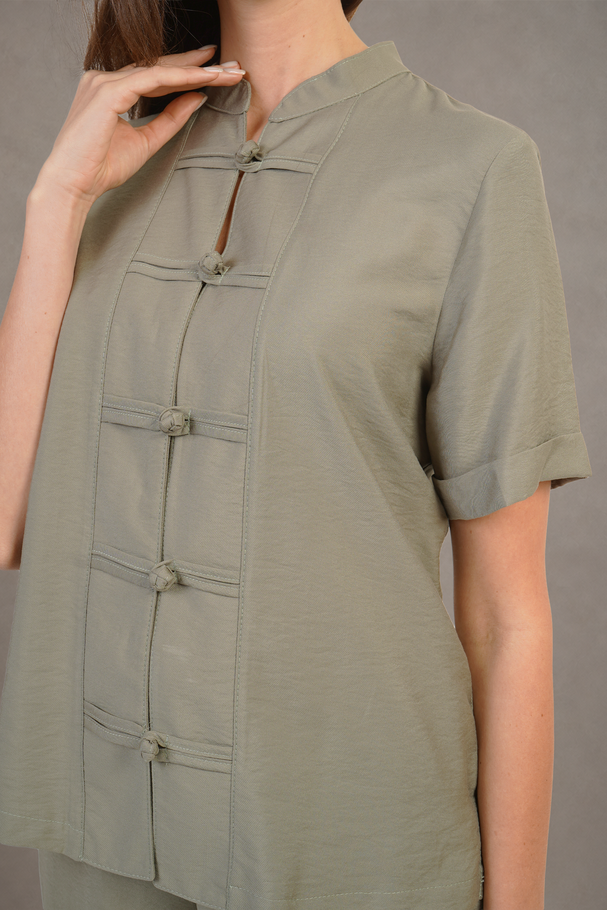 Blusa Verde Con Cierres Tipo Chino