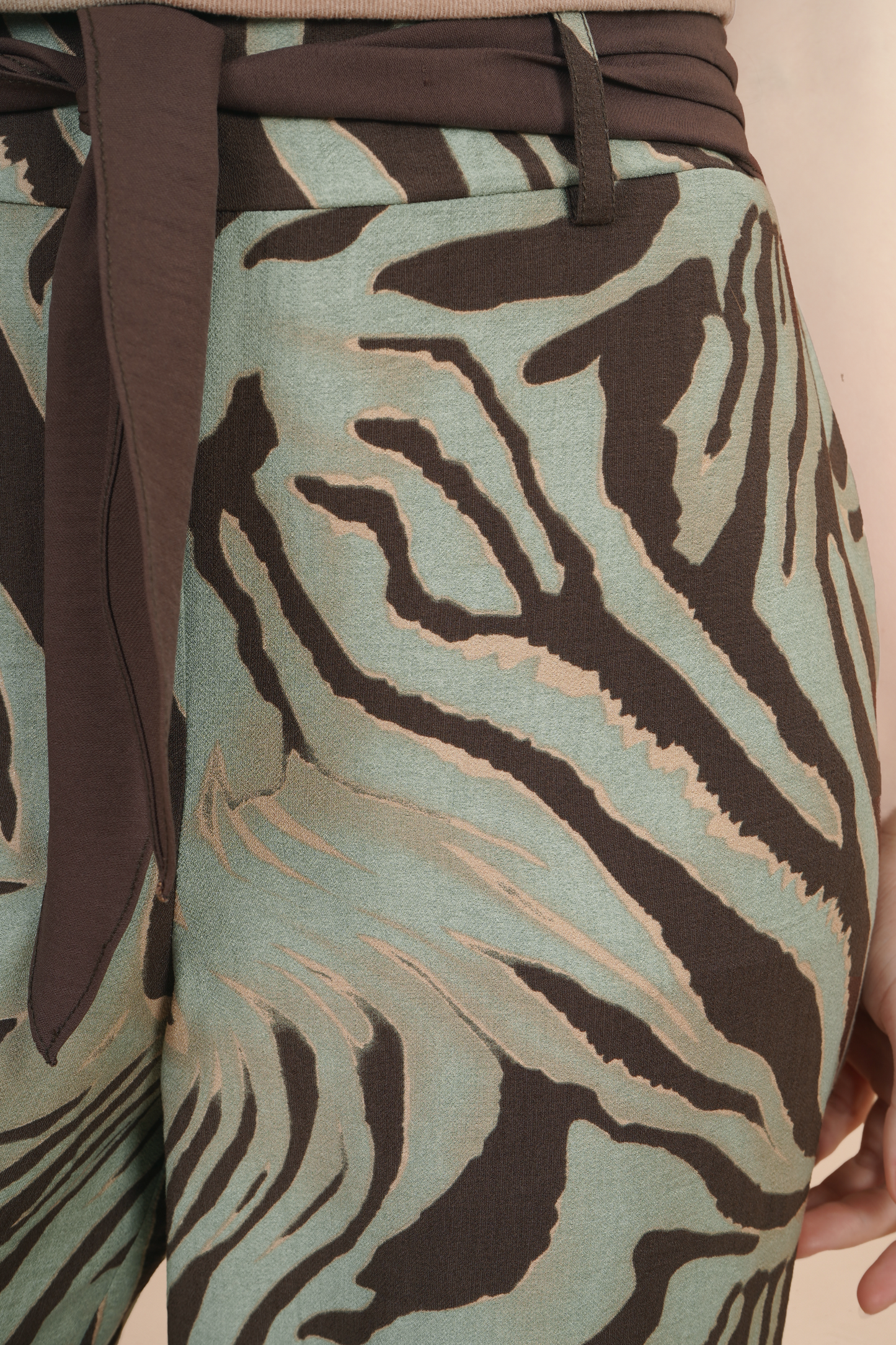 Pantalón Animal Print Con Cinturón Verde 261067
