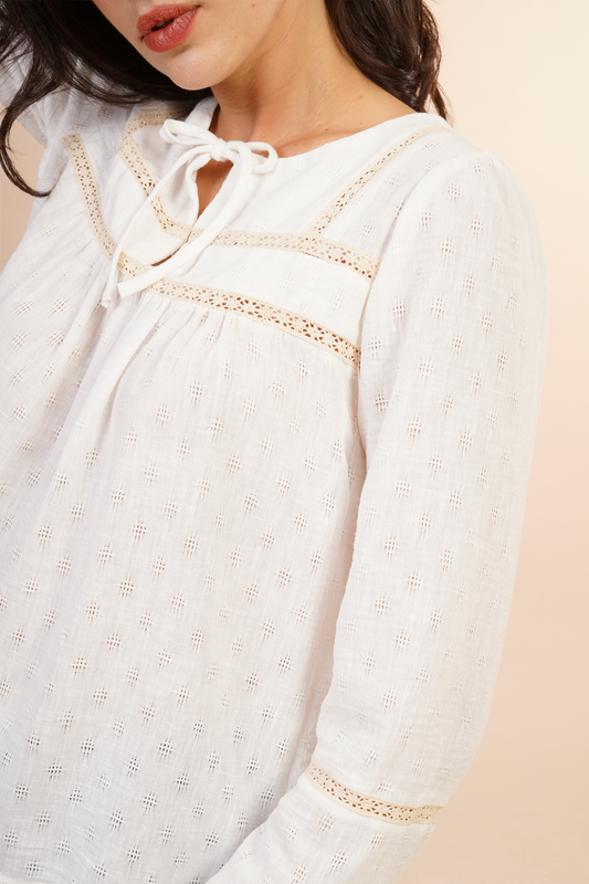 Blusa Con Tira Bordada Blanca 262053