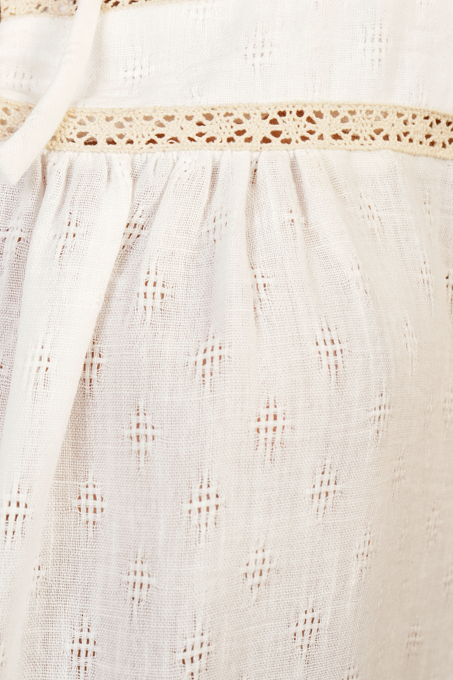 Blusa Con Tira Bordada Blanca 262053