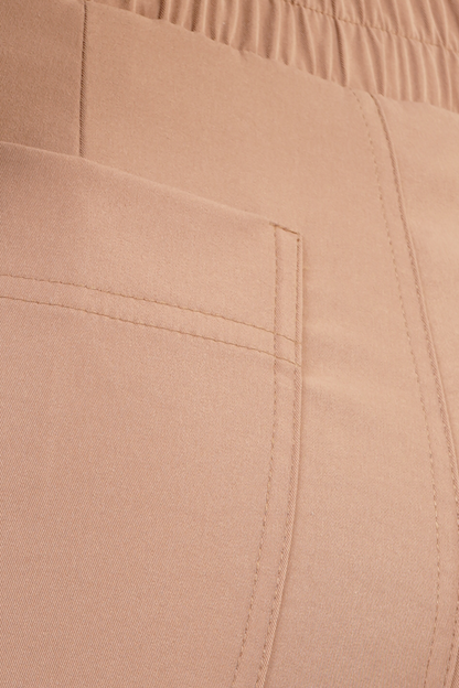 Pantalón Color Camello De Pierna Amplia