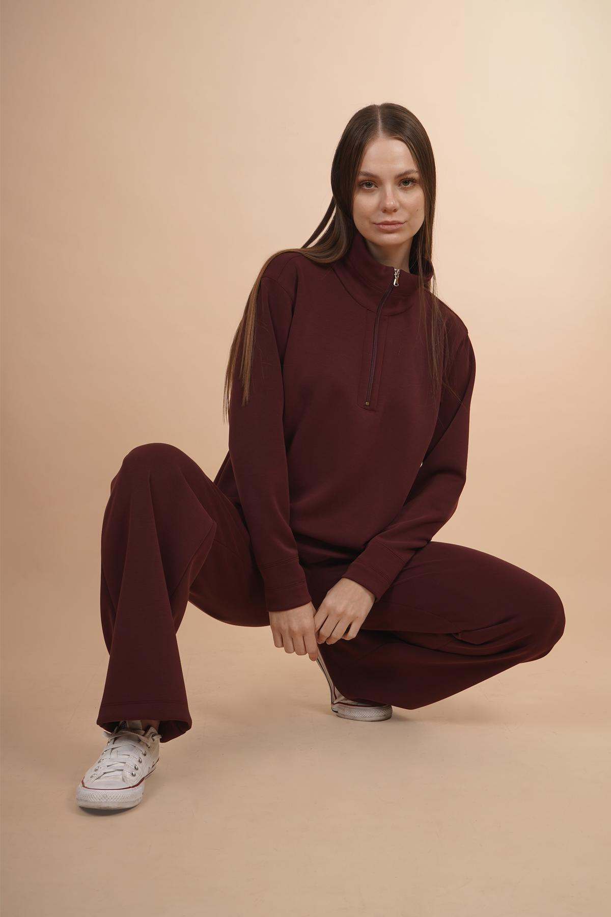 Sudadera Color Vino Con Cierre Corto