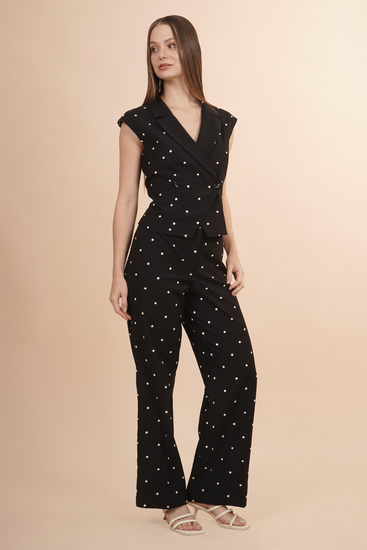 Chaleco Negro Con Boloitas Bordas