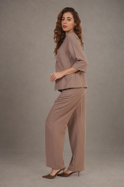 Blusa Camel De Rayas Con Cierres Decorativos